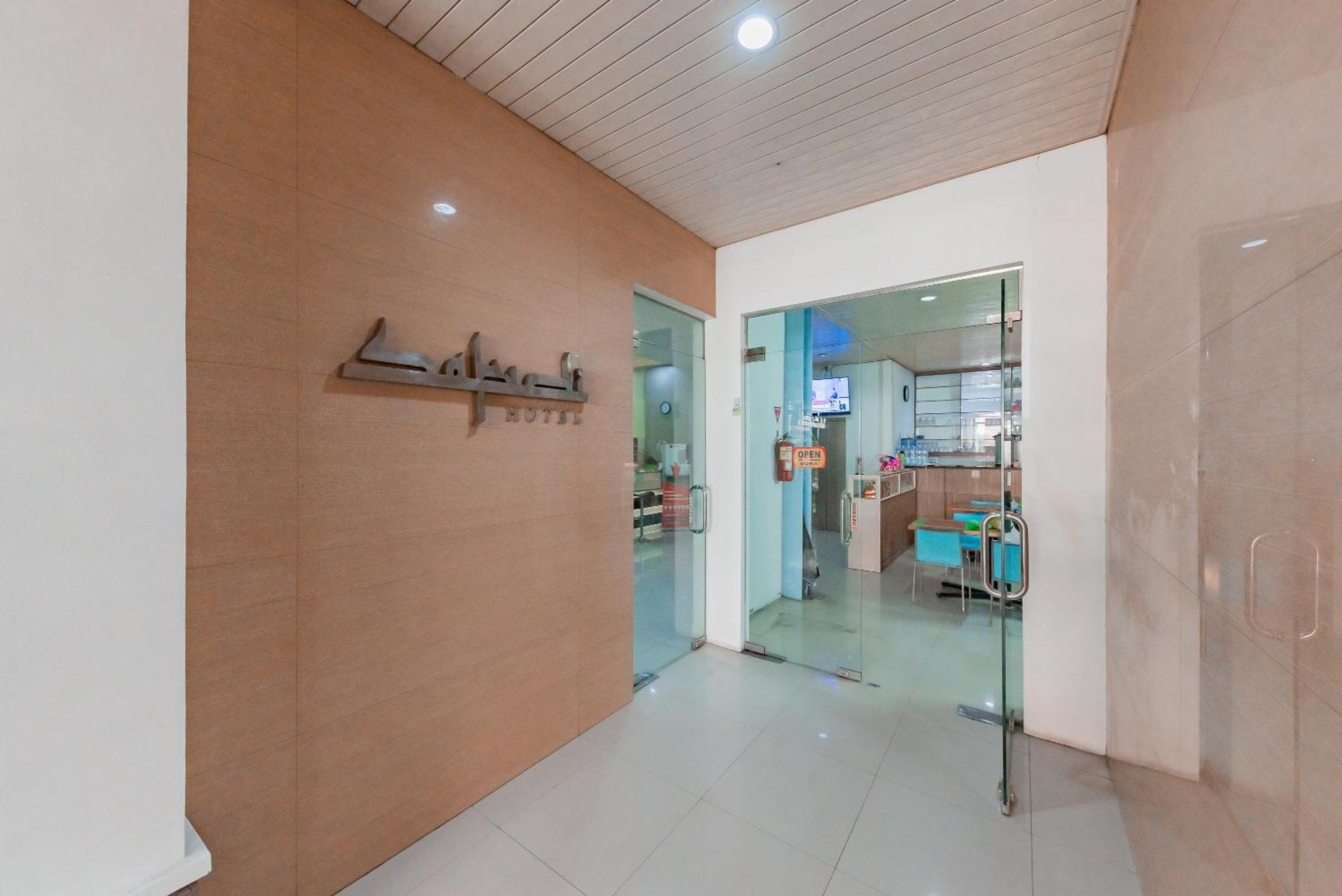 Reddoorz Near Pasar Baru Bandung Hotel Exterior photo