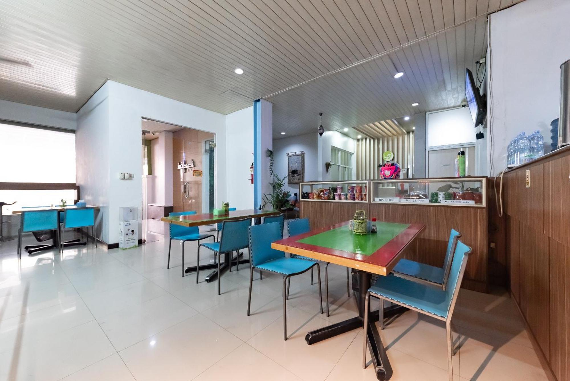 Reddoorz Near Pasar Baru Bandung Hotel Exterior photo